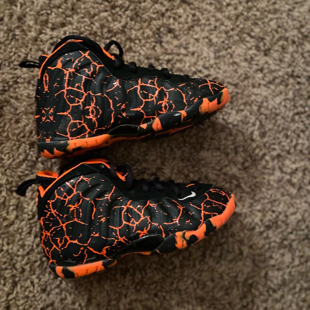 Nike little Posite Magma One size 12 C